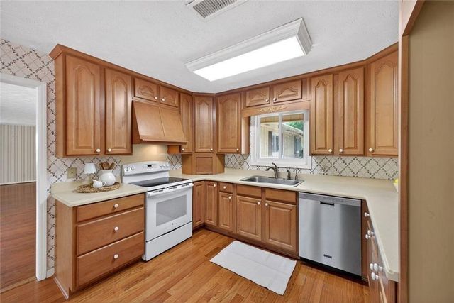 8 Wellington SE, Rome, GA 30161
