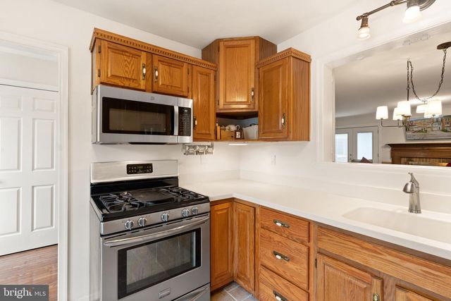 144 WASHINGTON ST, Occoquan, VA 22125