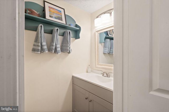 144 WASHINGTON ST, Occoquan, VA 22125