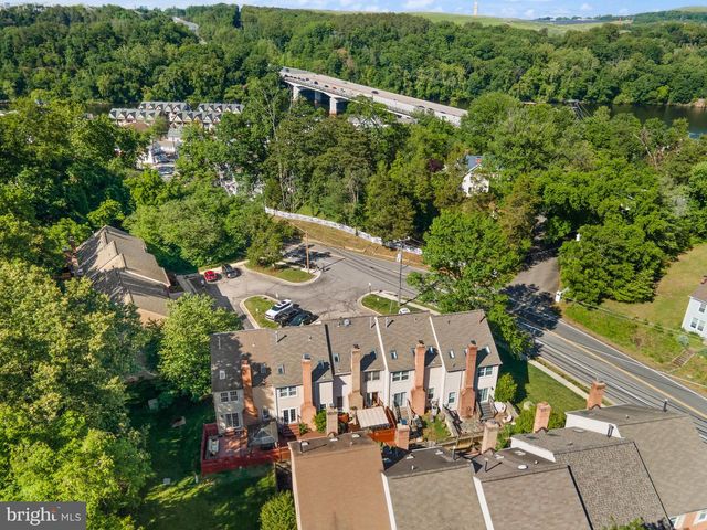 144 WASHINGTON ST, Occoquan, VA 22125