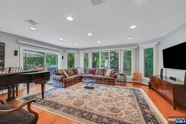 1106 Emerson Avenue, Teaneck, NJ 07666