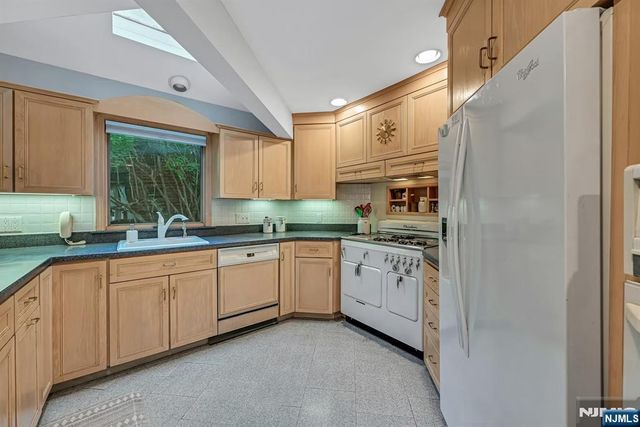 1106 Emerson Avenue, Teaneck, NJ 07666
