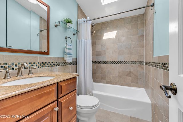 36 Dartmouth Drive, Hazlet, NJ 07730