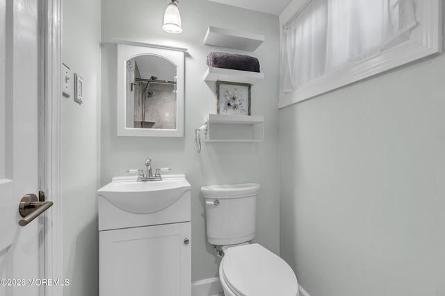 36 Dartmouth Drive, Hazlet, NJ 07730