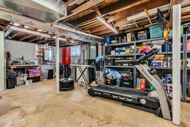 36 Dartmouth Drive, Hazlet, NJ 07730