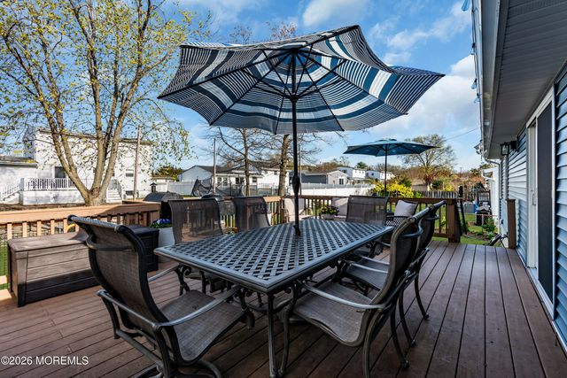 36 Dartmouth Drive, Hazlet, NJ 07730