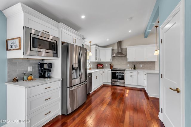 36 Dartmouth Drive, Hazlet, NJ 07730