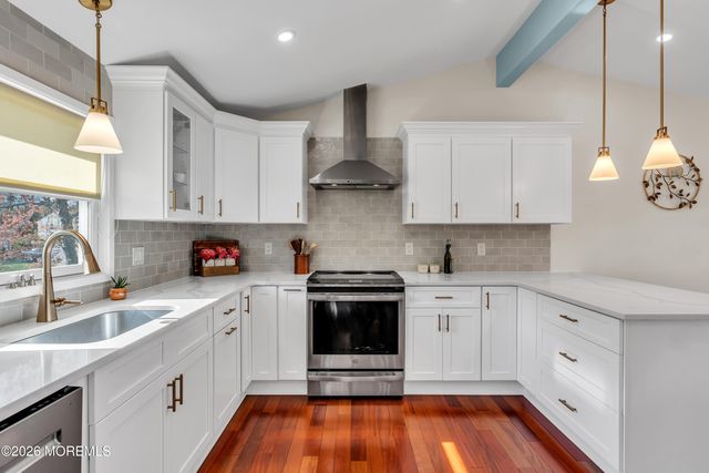 36 Dartmouth Drive, Hazlet, NJ 07730