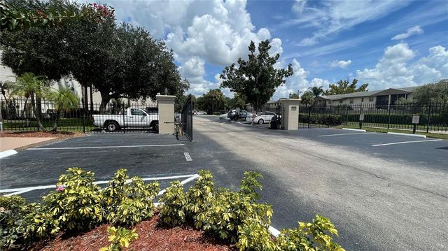 1932 LAKE ATRIUMS CIRCLE 65, Orlando, FL 32839