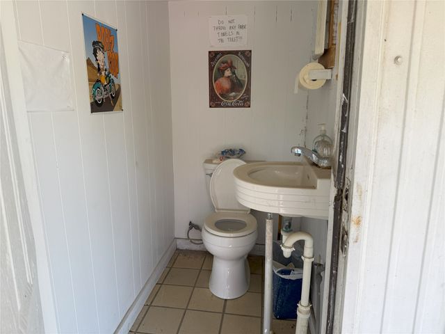 71 US Highway 69, Celeste, TX 75423