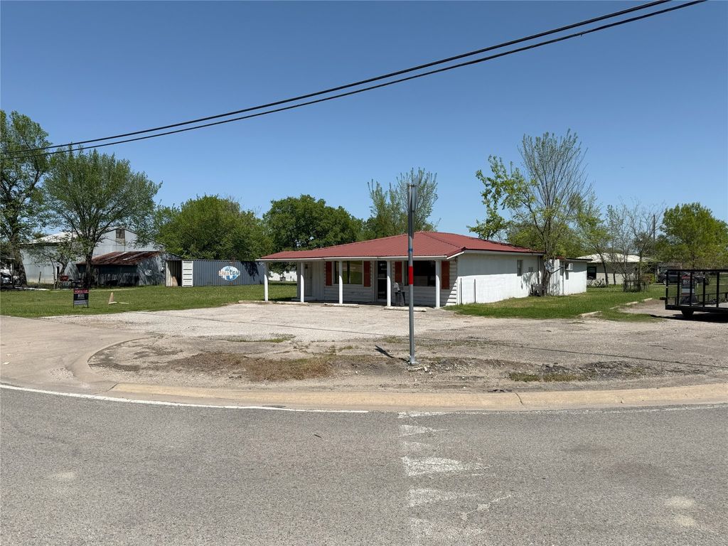 71 US Highway 69, Celeste, TX 75423