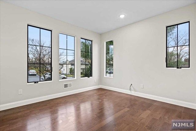 307 Idaho Street, Paramus, NJ 07652