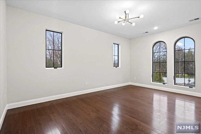 307 Idaho Street, Paramus, NJ 07652