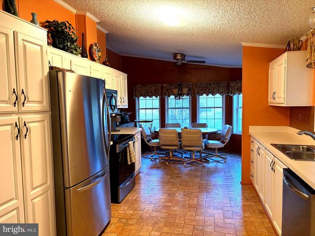 30 GREENBRIAR CT, Harleysville, PA 19438