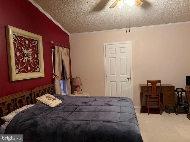 30 GREENBRIAR CT, Harleysville, PA 19438