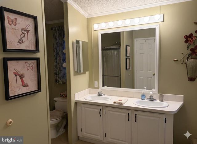 30 GREENBRIAR CT, Harleysville, PA 19438