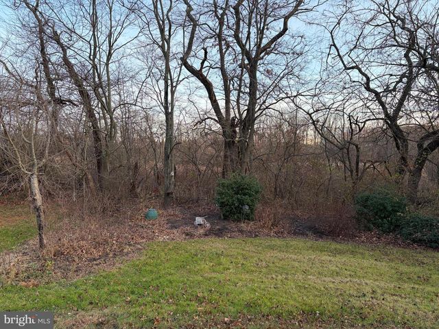 30 GREENBRIAR CT, Harleysville, PA 19438