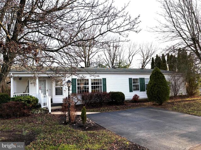 30 GREENBRIAR CT, Harleysville, PA 19438