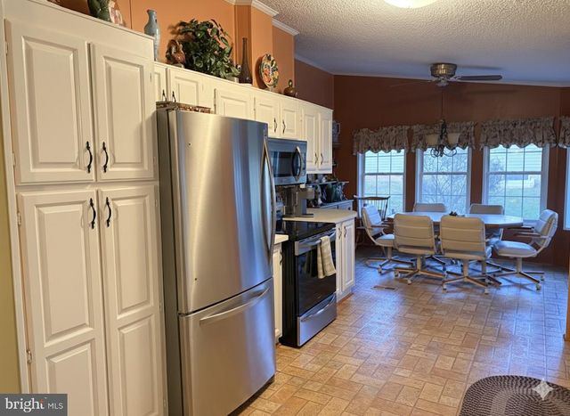 30 GREENBRIAR CT, Harleysville, PA 19438