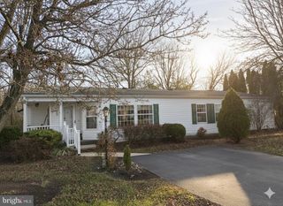 30 GREENBRIAR CT, Harleysville, PA 19438