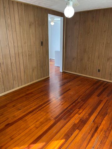 10654 Jackson Street, Rockbridge, OH 43149