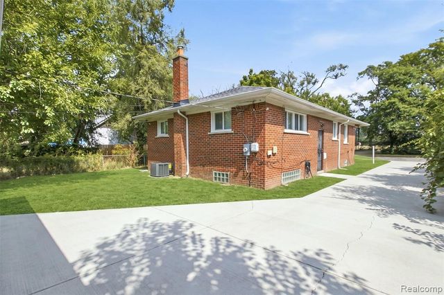 18445 Helen Street, Detroit, MI 48234