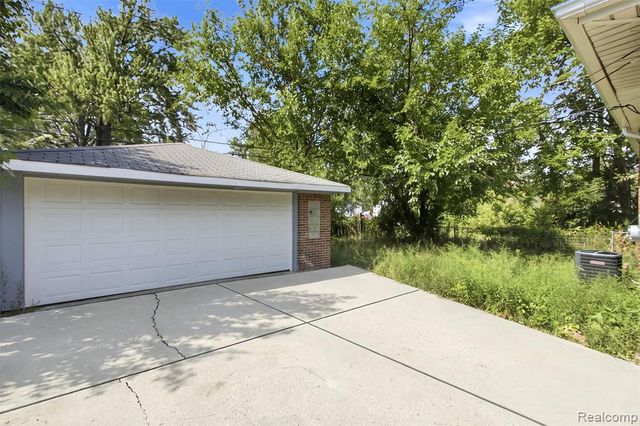 18445 Helen Street, Detroit, MI 48234
