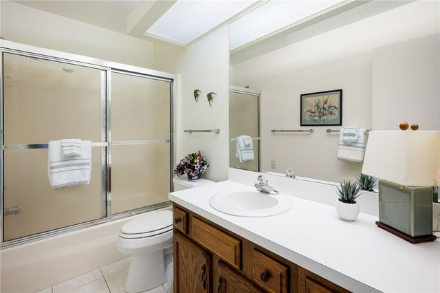 40 Vista Gardens Trail 201, Vero Beach, FL 32962