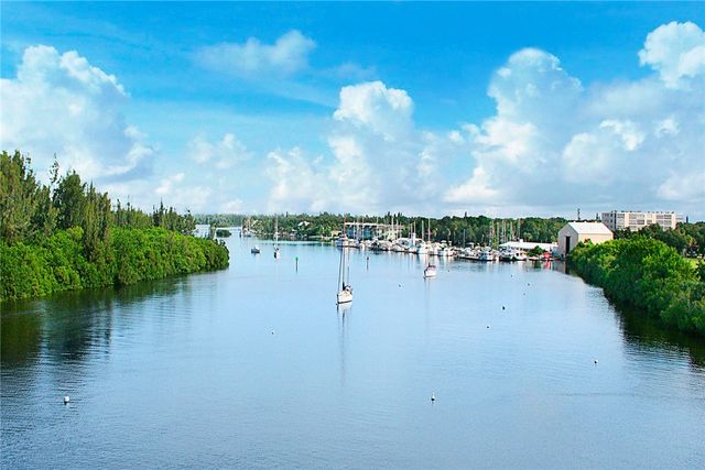 40 Vista Gardens Trail 201, Vero Beach, FL 32962