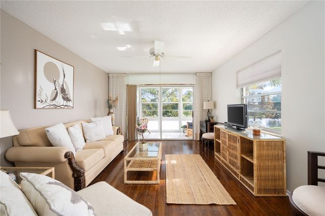 40 Vista Gardens Trail 201, Vero Beach, FL 32962