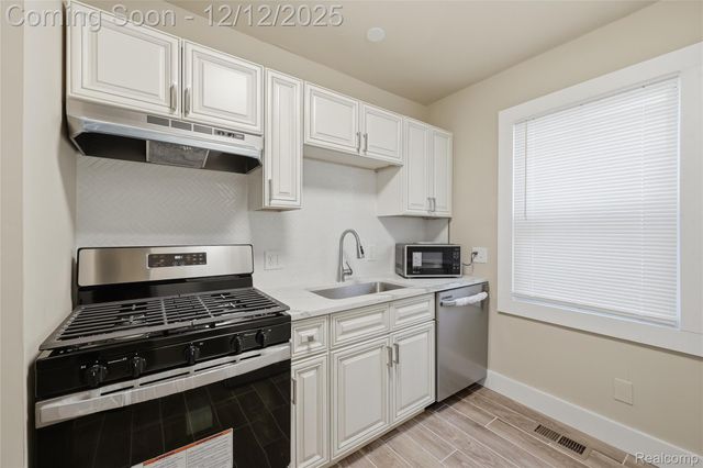 19980 Stoepel Street, Detroit, MI 48221