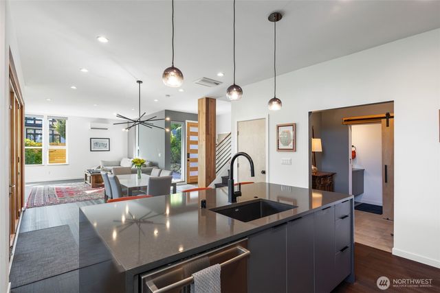 2604 E Ward Street, Seattle, WA 98112