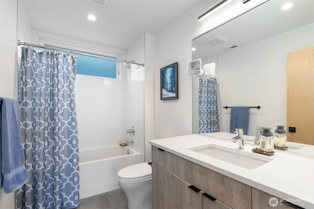 2604 E Ward Street, Seattle, WA 98112