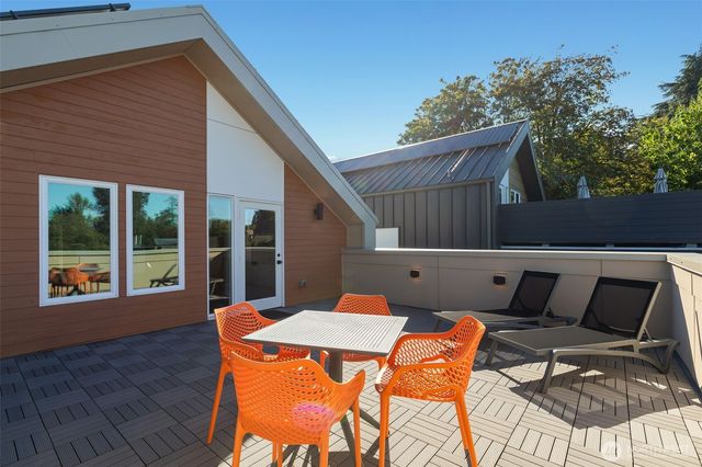 2604 E Ward Street, Seattle, WA 98112