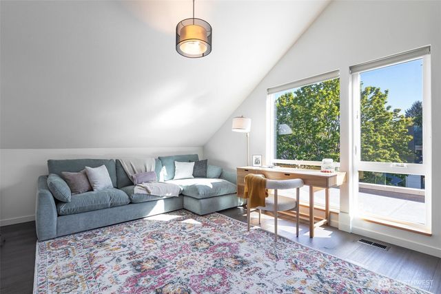 2604 E Ward Street, Seattle, WA 98112