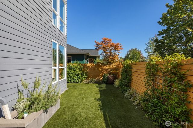 2604 E Ward Street, Seattle, WA 98112
