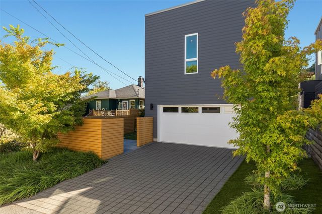 2604 E Ward Street, Seattle, WA 98112