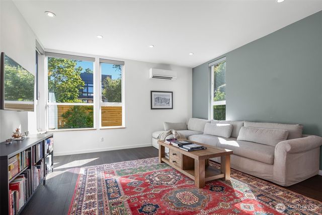 2604 E Ward Street, Seattle, WA 98112