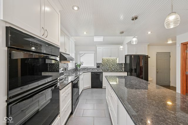 429 Sonhatsett Drive, Westfield, IN 46074