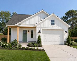 2192 N Wind Trace Rd, Navarre, FL 32566