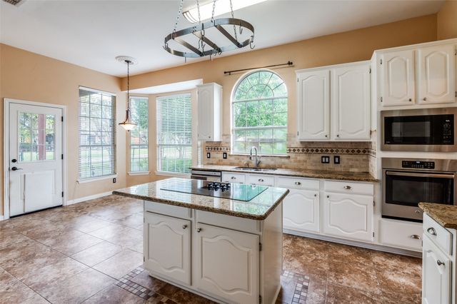 5613 Vicksburg Place, Frisco, TX 75035