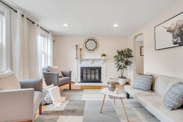 24 Ledgelawn Ave, Lexington, MA 02420