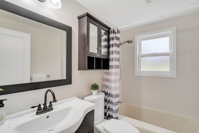 24 Ledgelawn Ave, Lexington, MA 02420