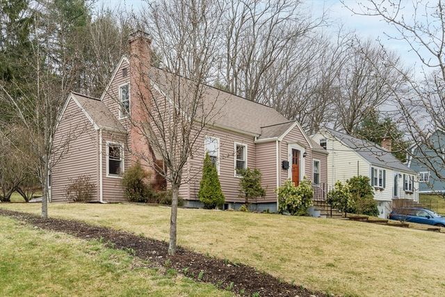 24 Ledgelawn Ave, Lexington, MA 02420