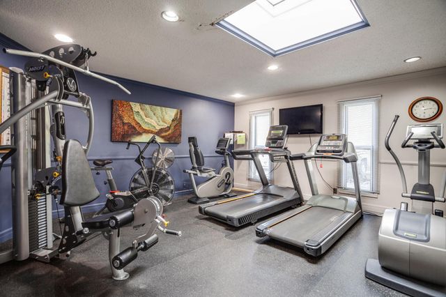 10401 Cedar Lake Road 215, Hopkins, MN 55305