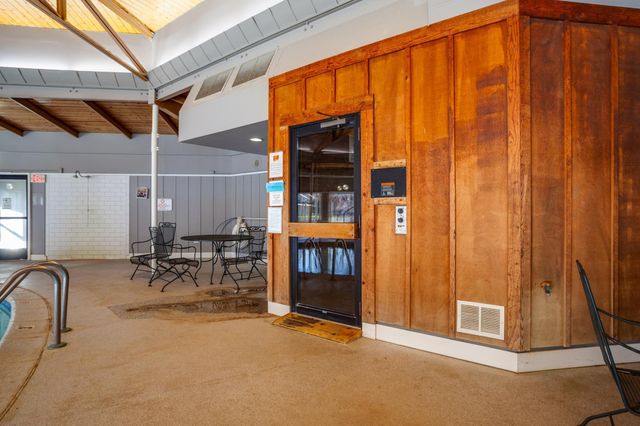 10401 Cedar Lake Road 215, Hopkins, MN 55305