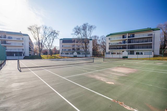 10401 Cedar Lake Road 215, Hopkins, MN 55305