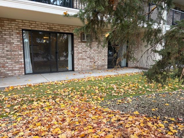 10401 Cedar Lake Road 215, Hopkins, MN 55305