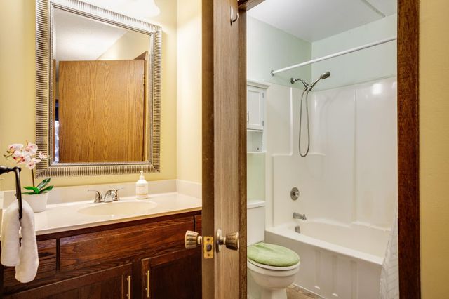 10401 Cedar Lake Road 215, Hopkins, MN 55305