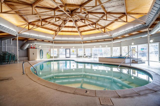 10401 Cedar Lake Road 215, Hopkins, MN 55305